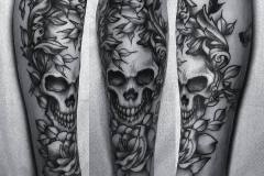 Shin

#shintattoo #skulltattoo #skull #blacktattoo #filigreetattoo #langdaleart #shinsplints
