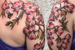 Dogwoods and bee.  Lines are healed colors/shading fresh. Thanks Leah. #tattoo #flowertattoo #dogwood #bee #bumblebee #beetattoo #sleevetattoo #naturetattoo #floralart #langdaleart